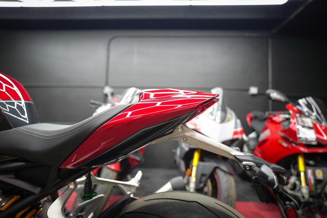 2022 Triumph Speed Triple 1200 RR
