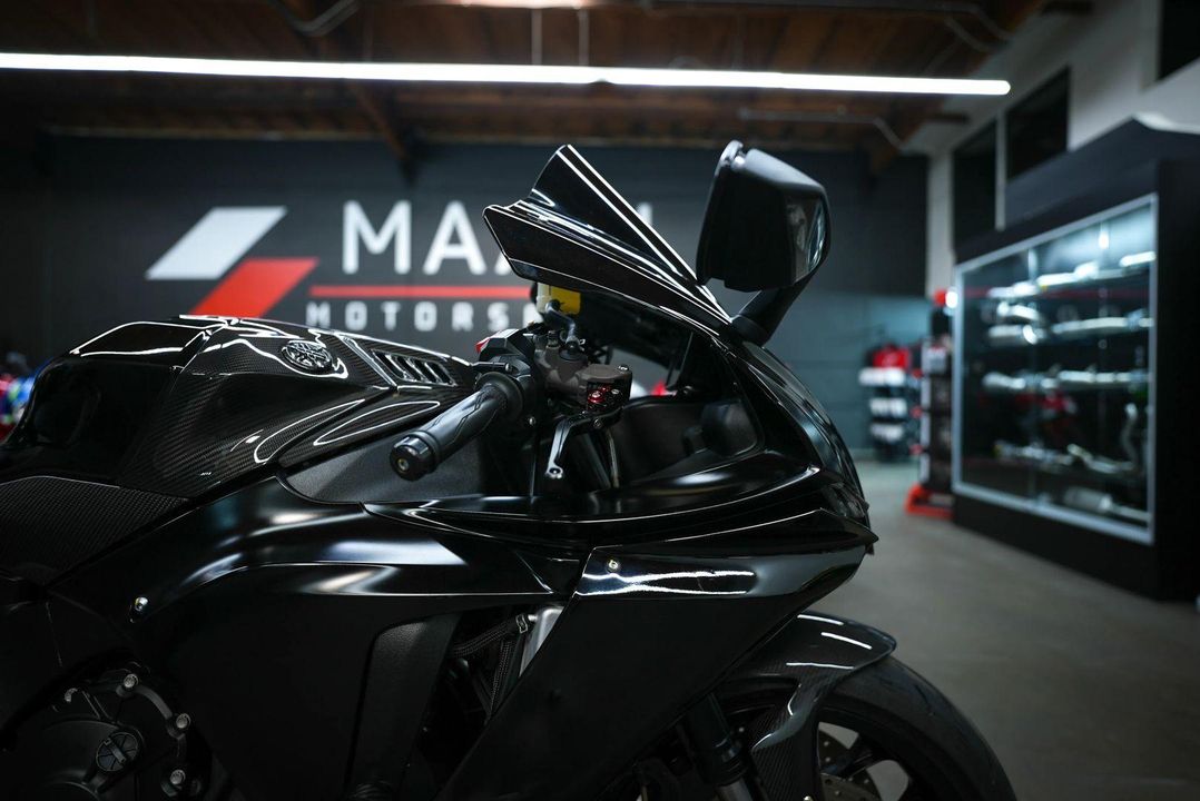 2022 Yamaha YZF-R1