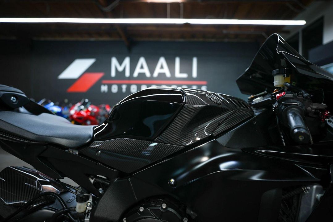 2022 Yamaha YZF-R1