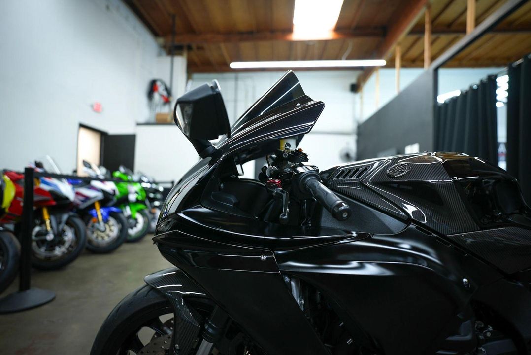 2022 Yamaha YZF-R1