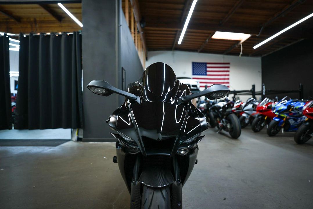 2022 Yamaha YZF-R1