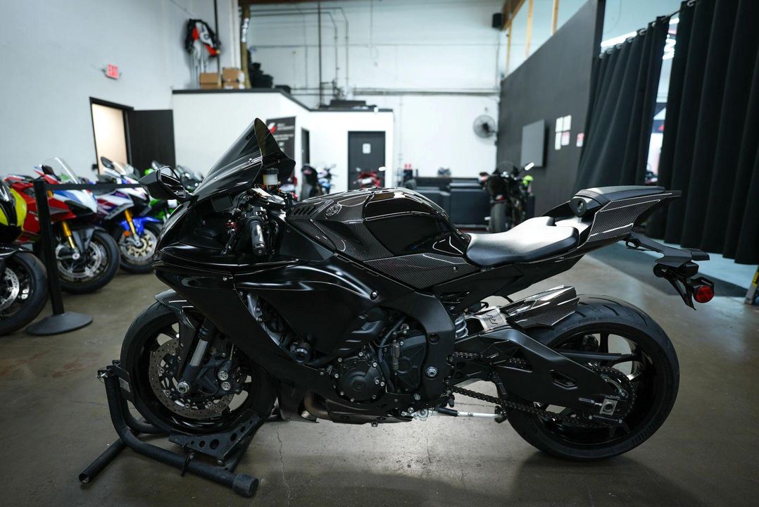 2022 Yamaha YZF-R1