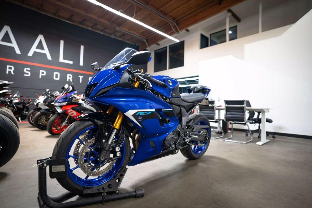2025 Yamaha YZF-R7