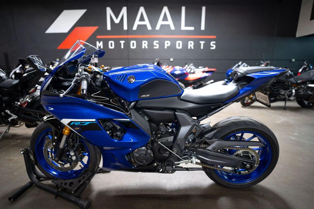 2025 Yamaha YZF-R7