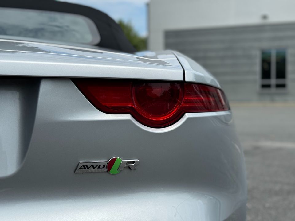 2017 Jaguar F-TYPE R