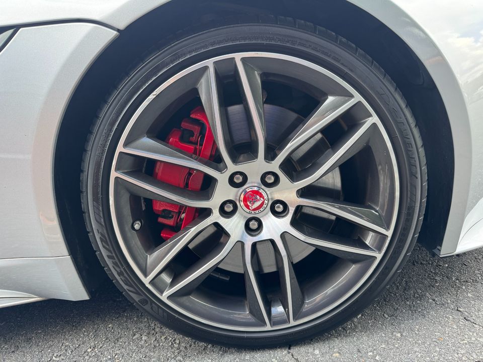 2017 Jaguar F-TYPE R