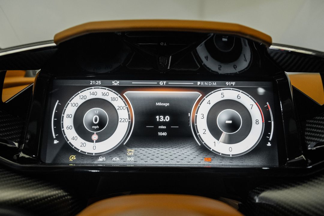 2025 Aston Martin Vanquish