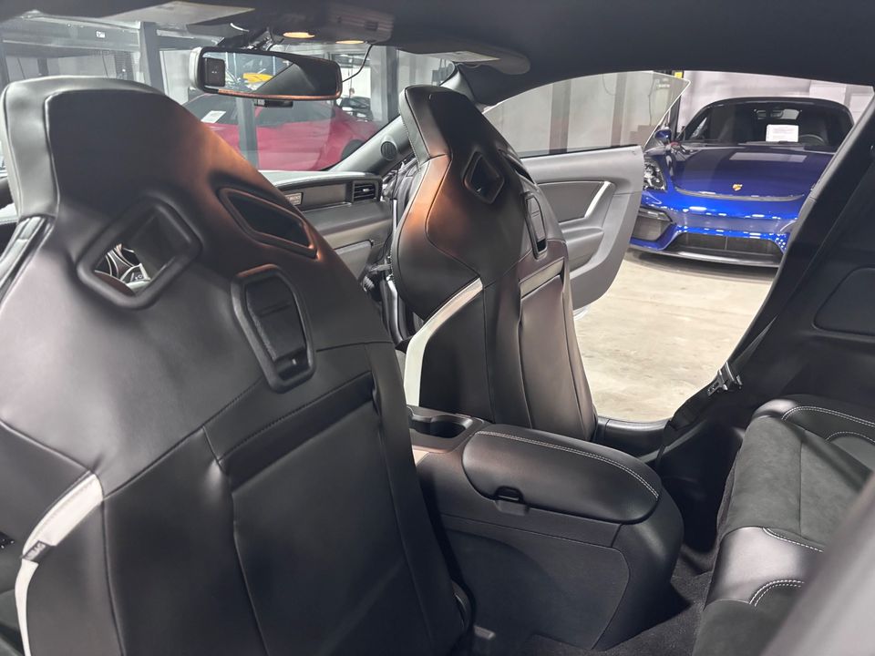 2022 FORD MUSTANG