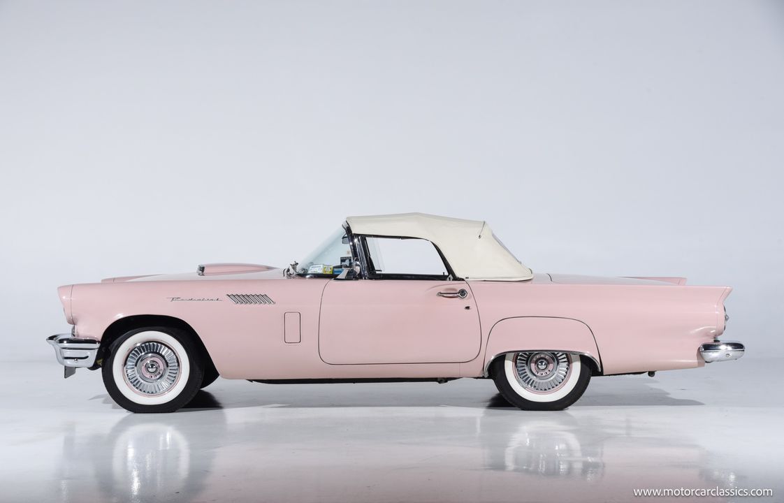 1957 Ford Thunderbird