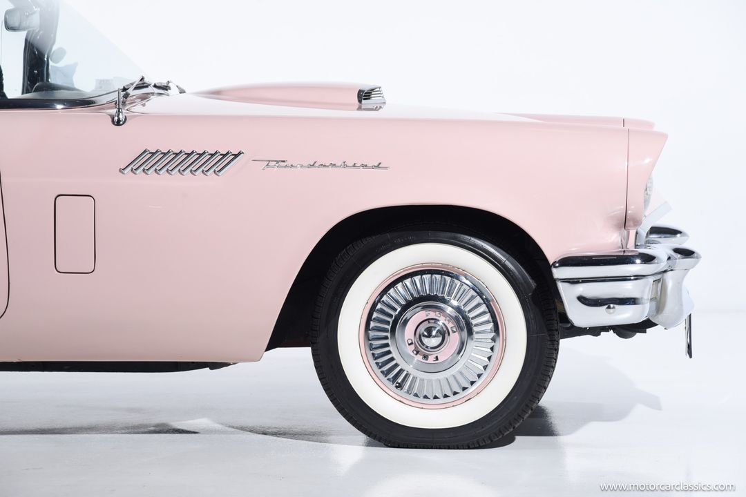 1957 Ford Thunderbird