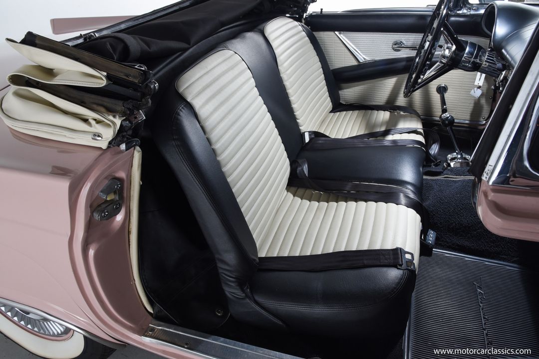 1957 Ford Thunderbird