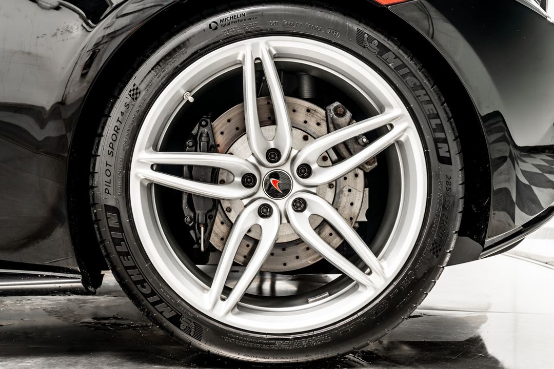 2017 McLaren 570GT