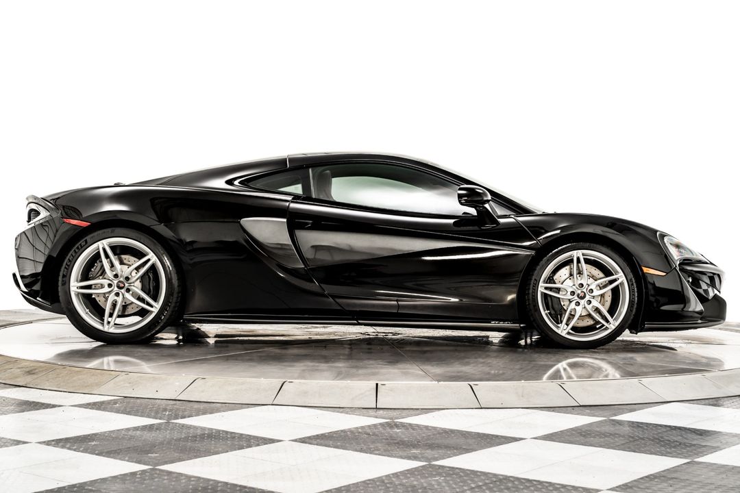 2017 McLaren 570GT