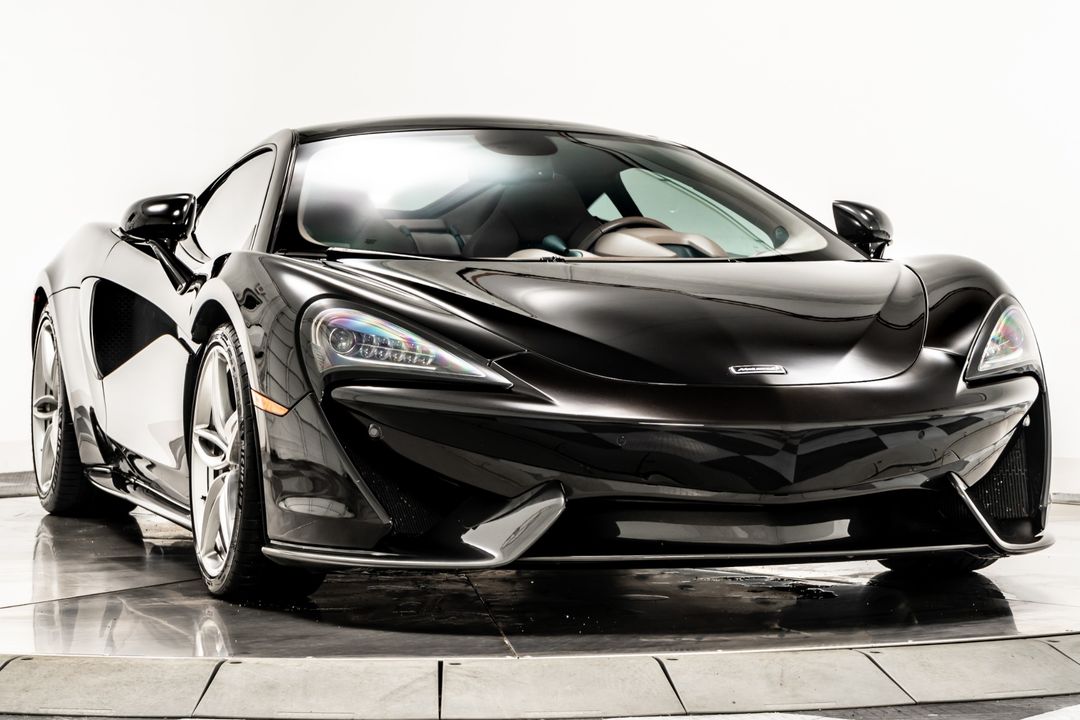 2017 McLaren 570GT