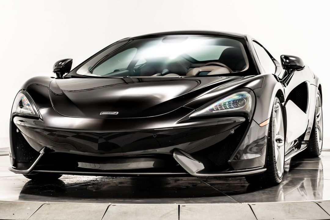 2017 McLaren 570GT