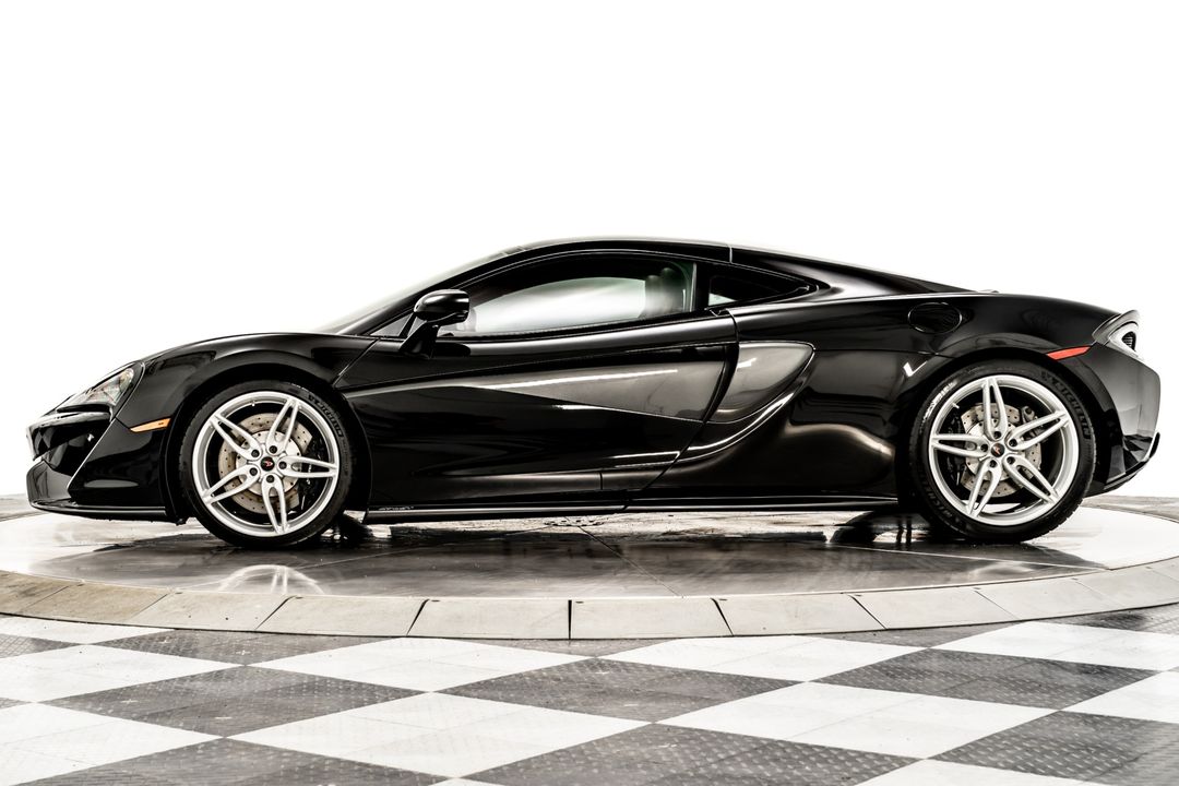 2017 McLaren 570GT