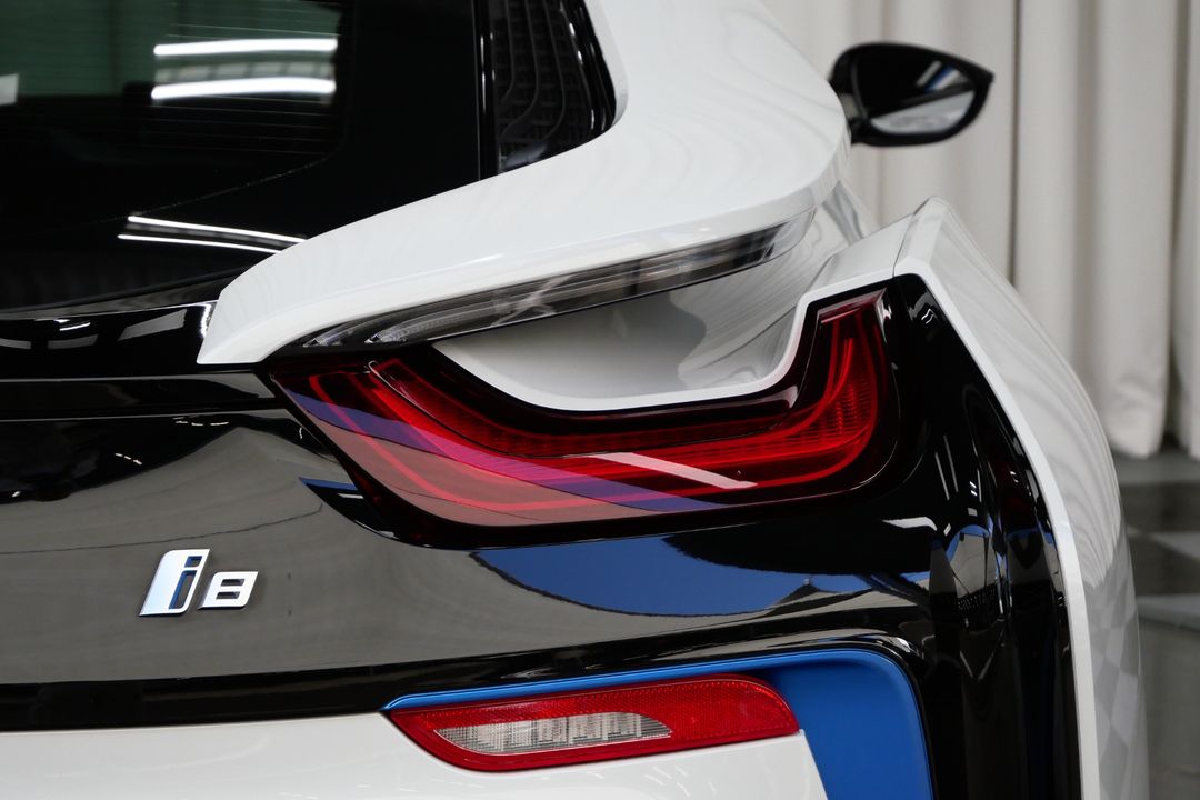 2016 BMW i8