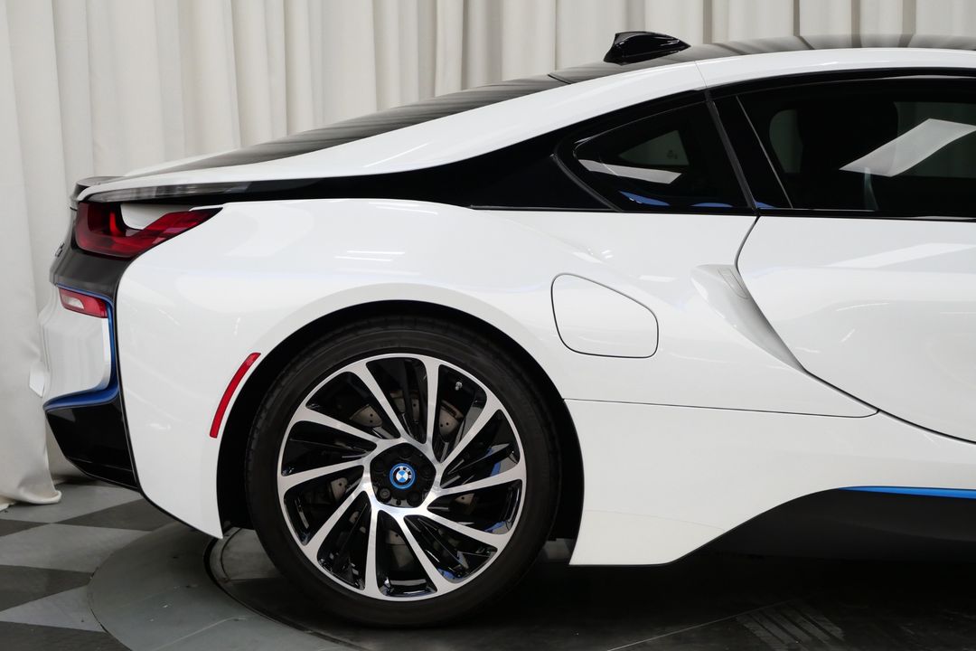 2016 BMW i8