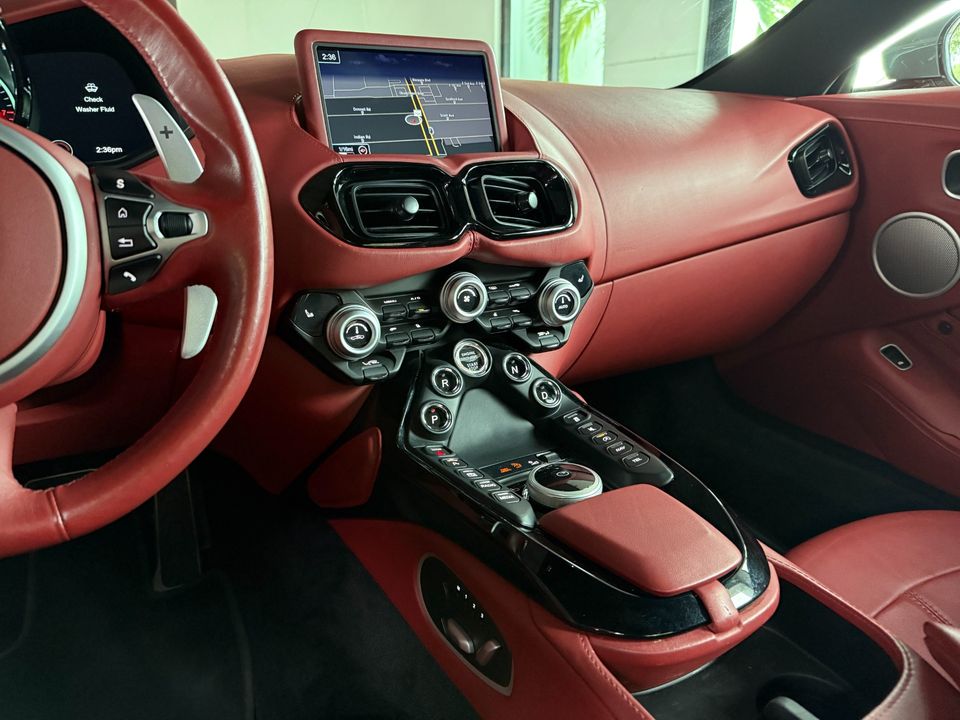 2023 Aston Martin Vantage