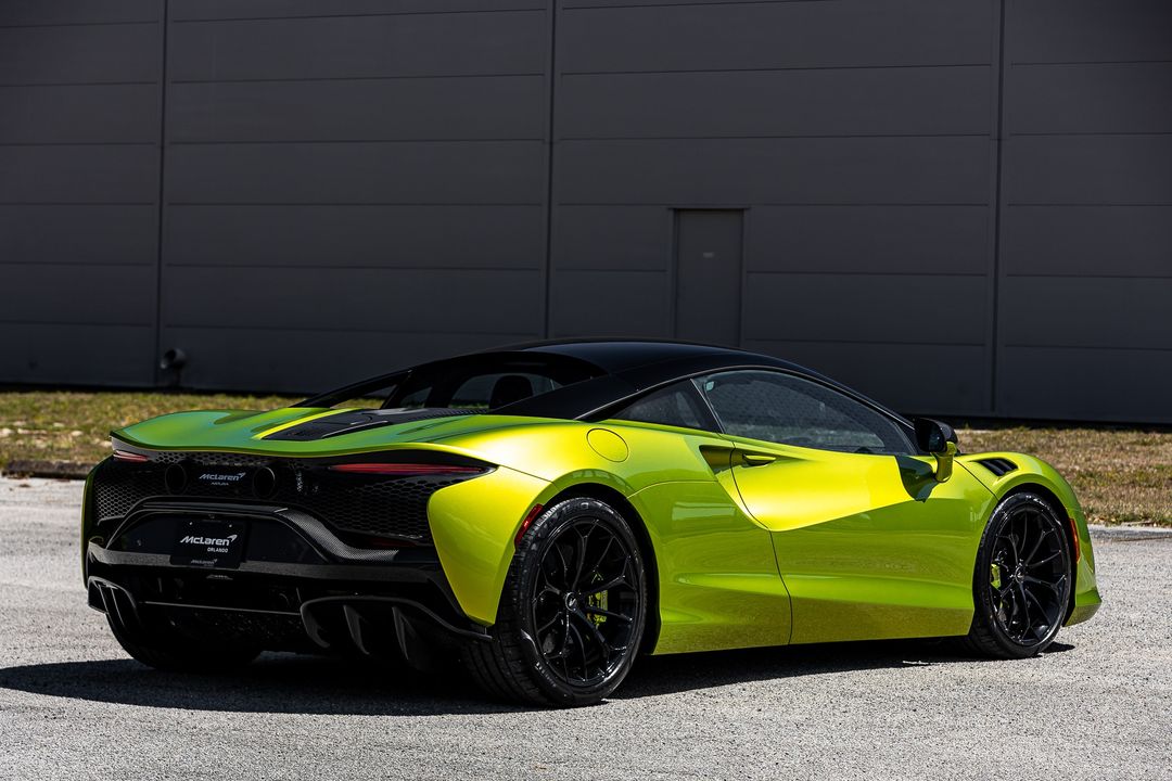 2023 McLaren Artura