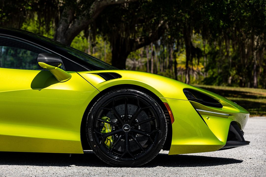 2023 McLaren Artura