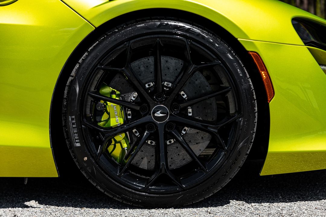 2023 McLaren Artura