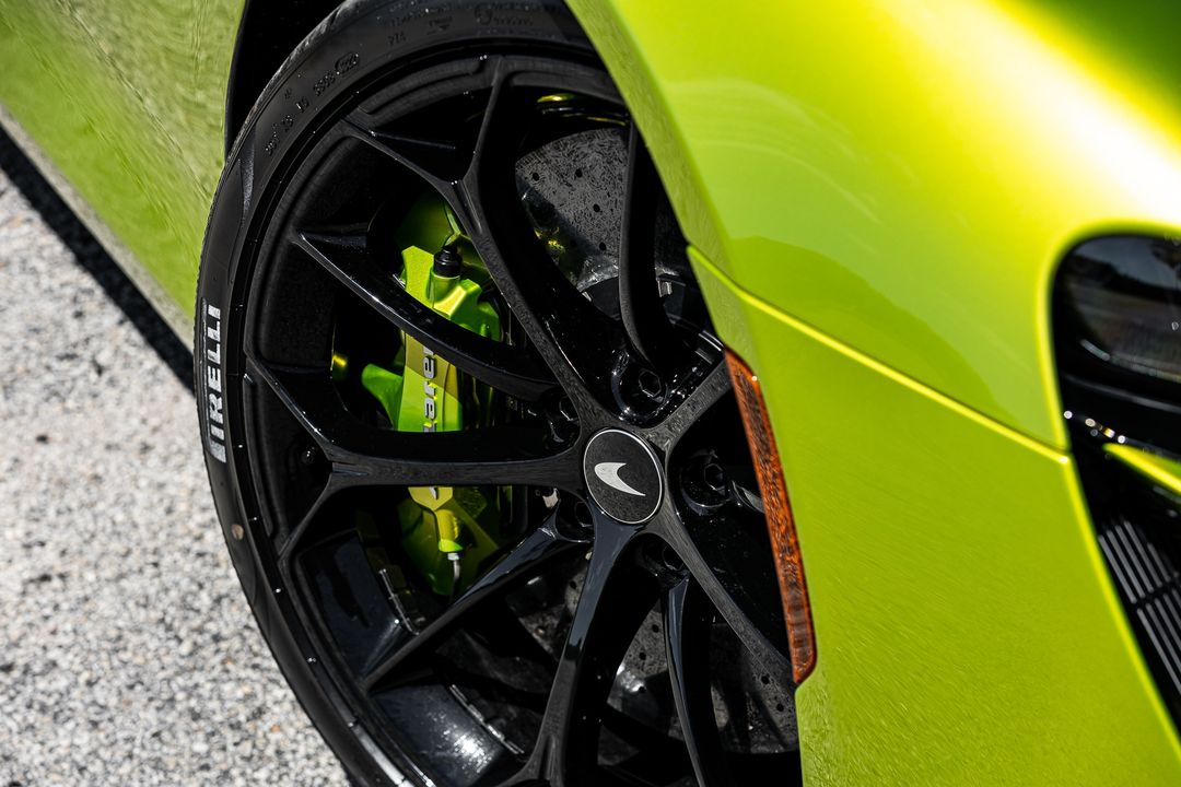 2023 McLaren Artura