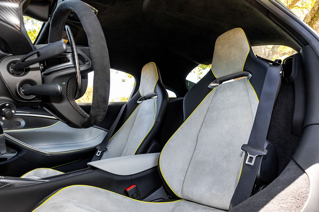 2023 McLaren Artura