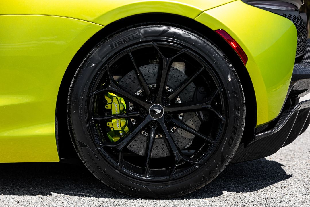 2023 McLaren Artura