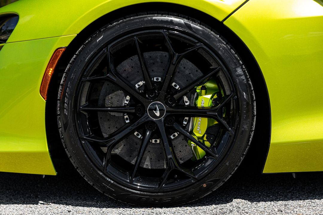2023 McLaren Artura