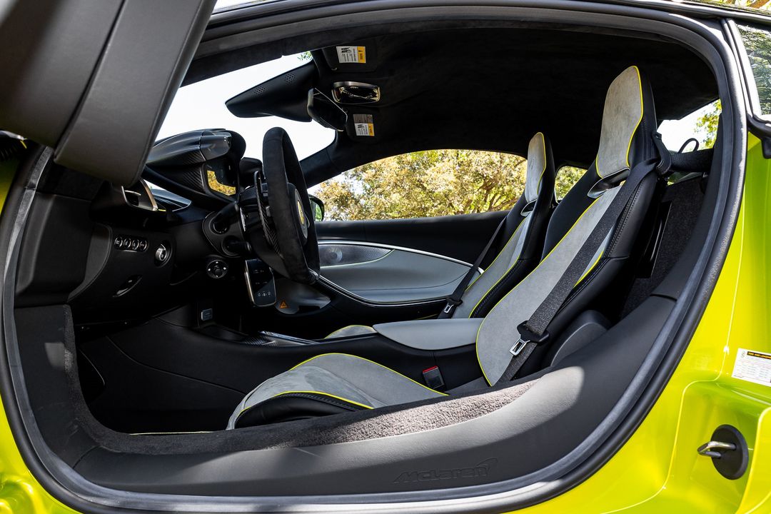 2023 McLaren Artura
