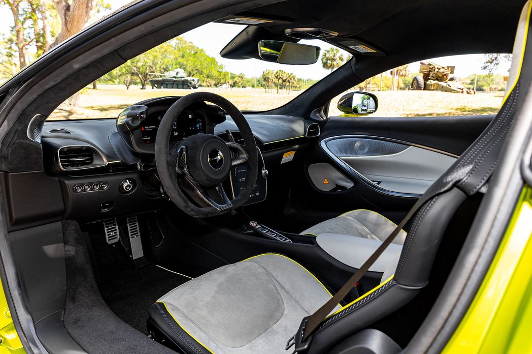 2023 McLaren Artura