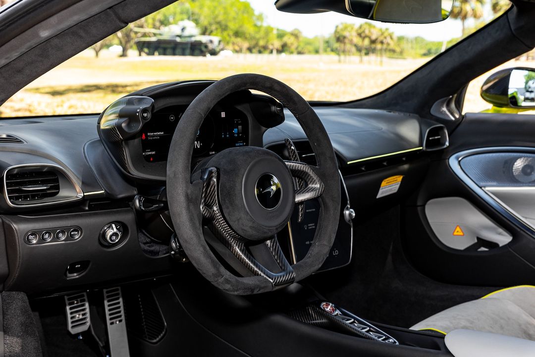 2023 McLaren Artura