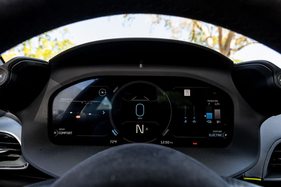 2023 McLaren Artura