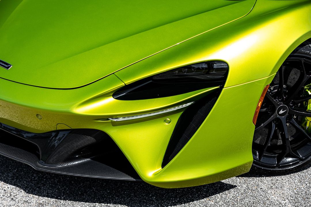 2023 McLaren Artura