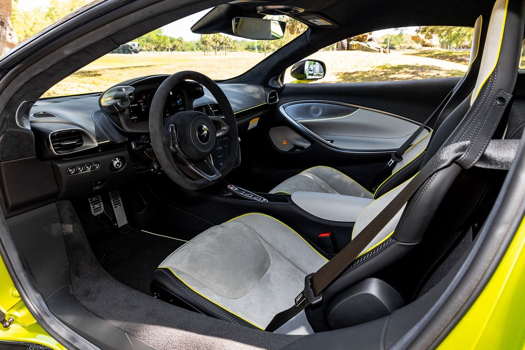 2023 McLaren Artura