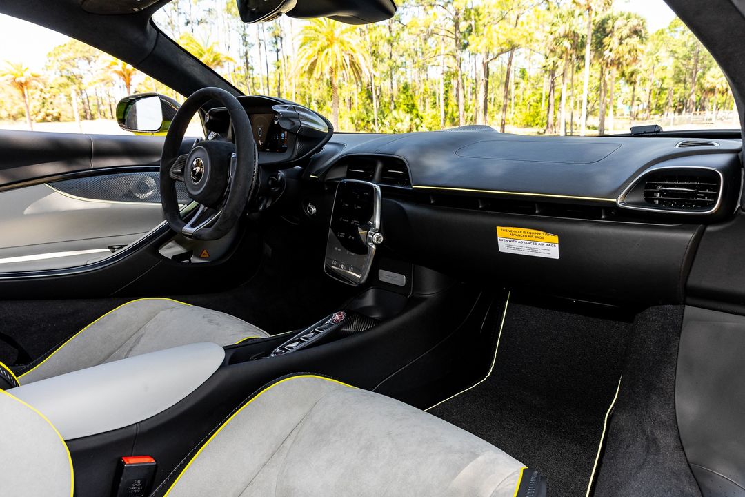 2023 McLaren Artura