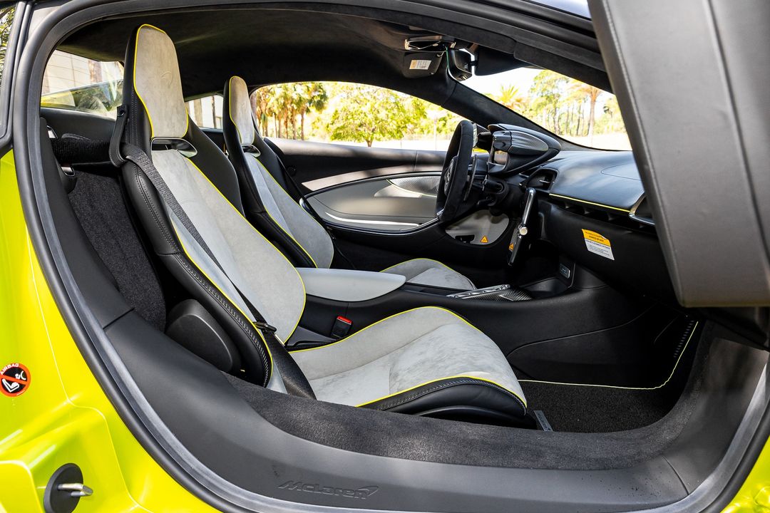 2023 McLaren Artura