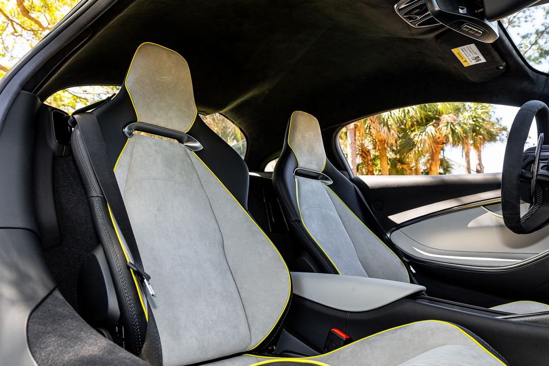 2023 McLaren Artura