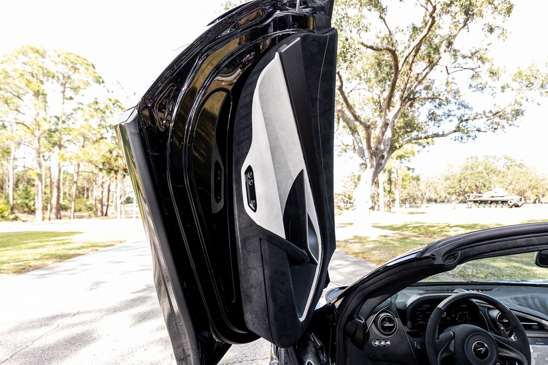 2022 McLaren 765LT Spider