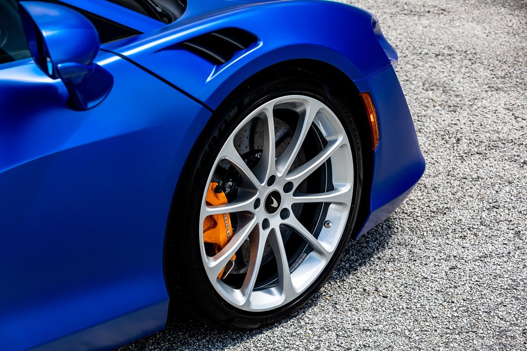 2023 McLaren Artura