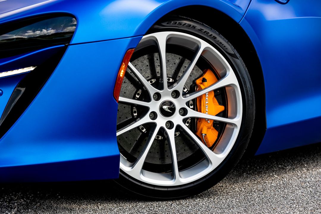 2023 McLaren Artura