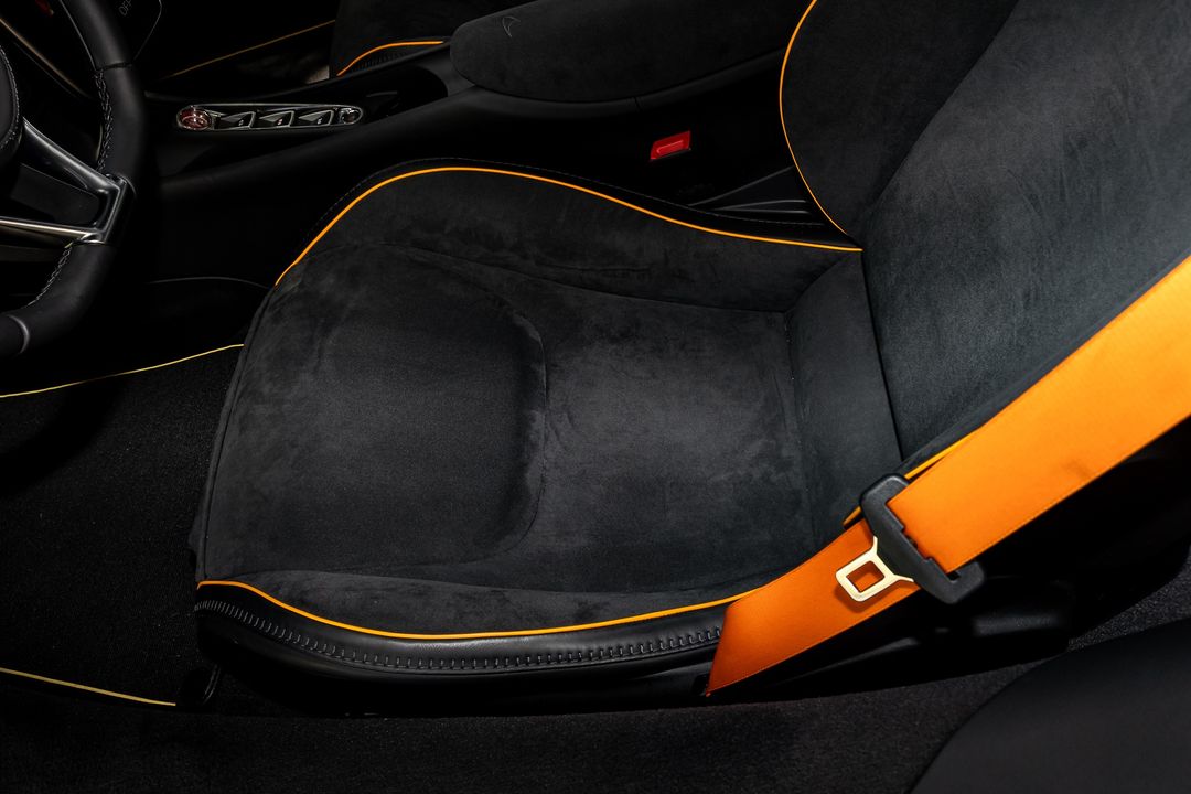 2023 McLaren Artura
