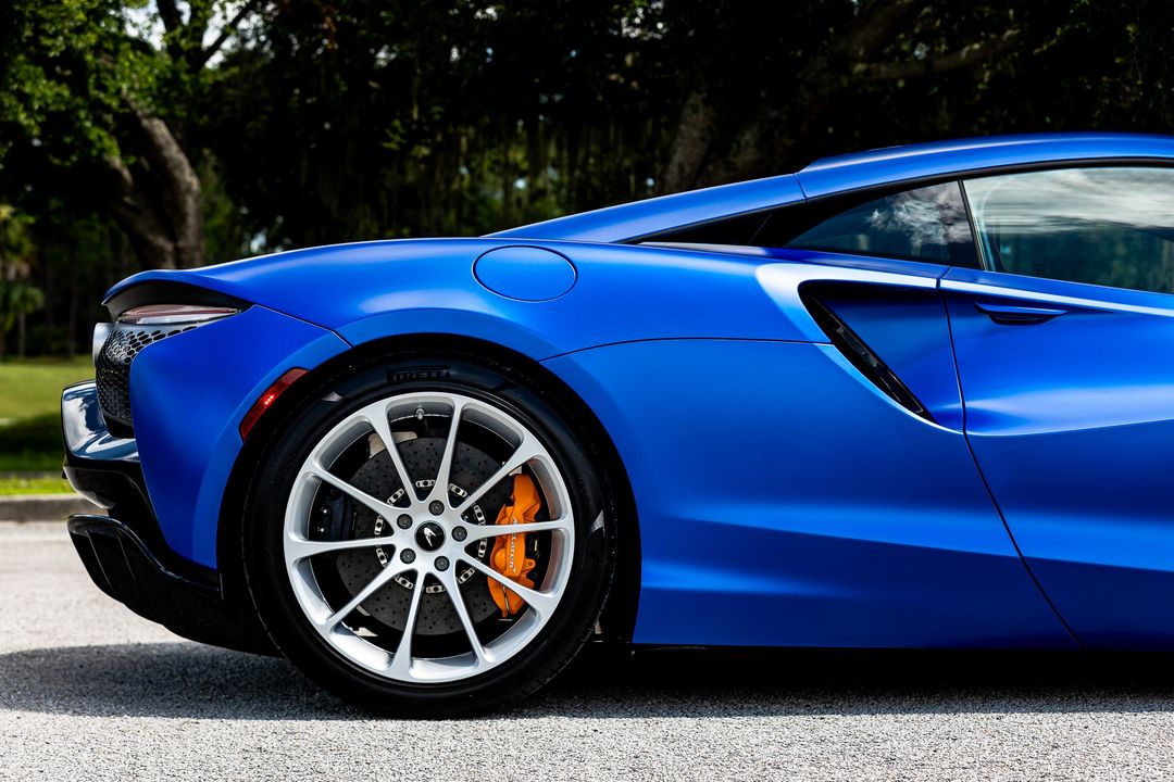 2023 McLaren Artura