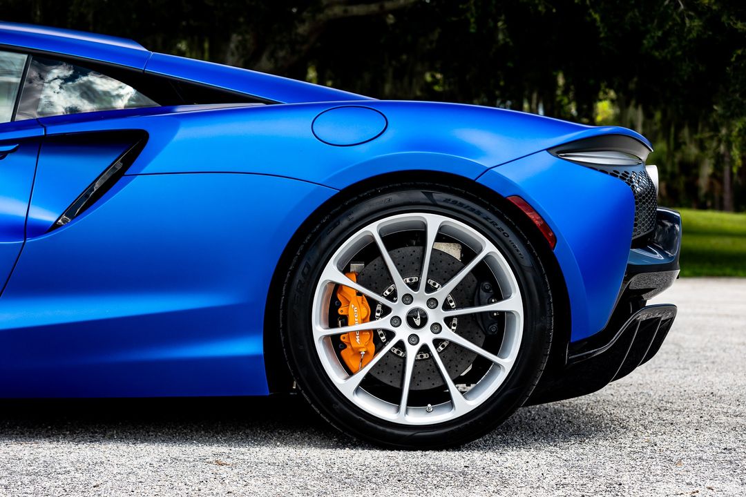 2023 McLaren Artura