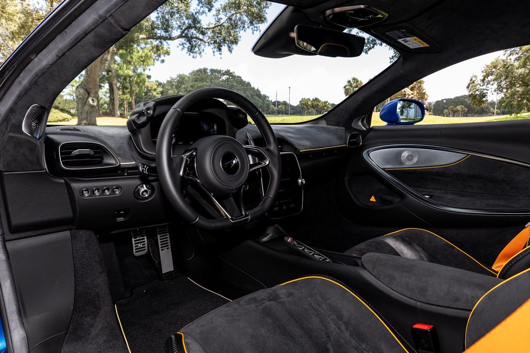 2023 McLaren Artura