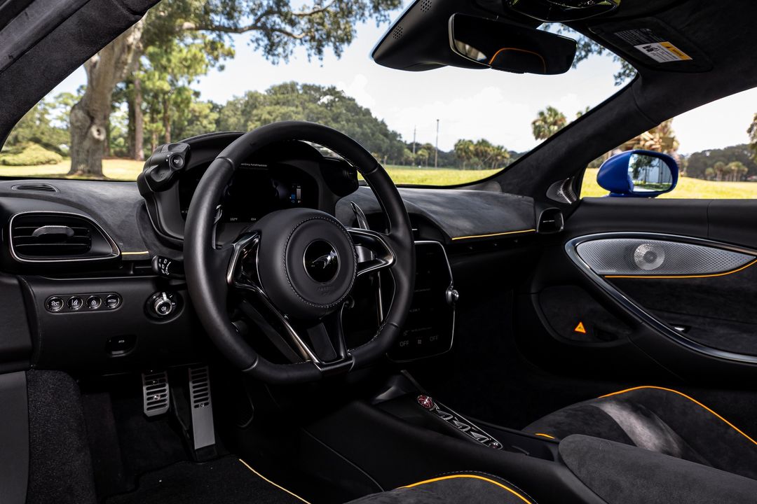 2023 McLaren Artura