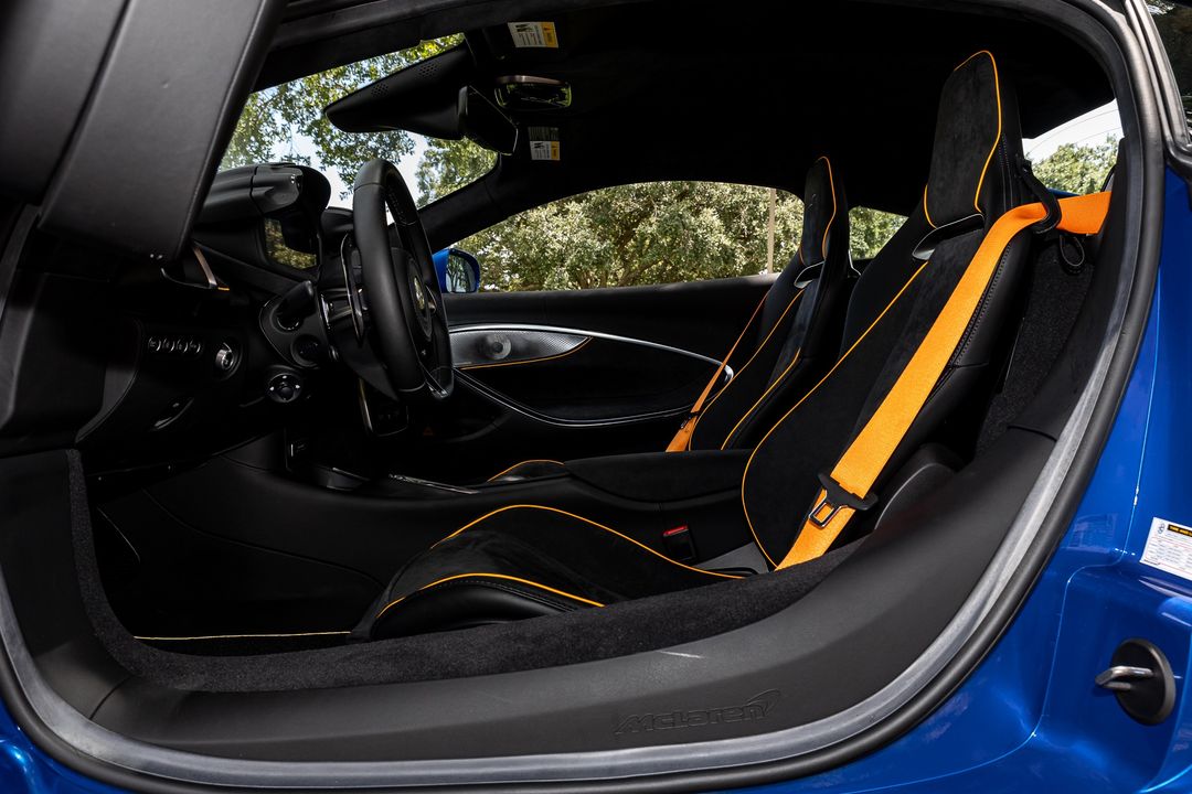 2023 McLaren Artura