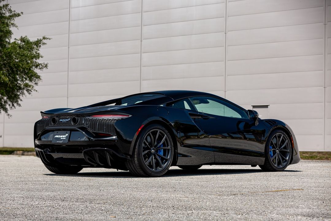 2023 McLaren Artura