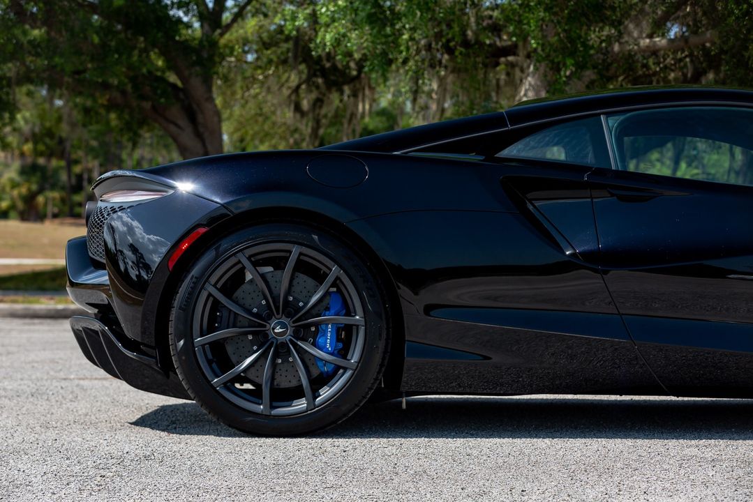 2023 McLaren Artura